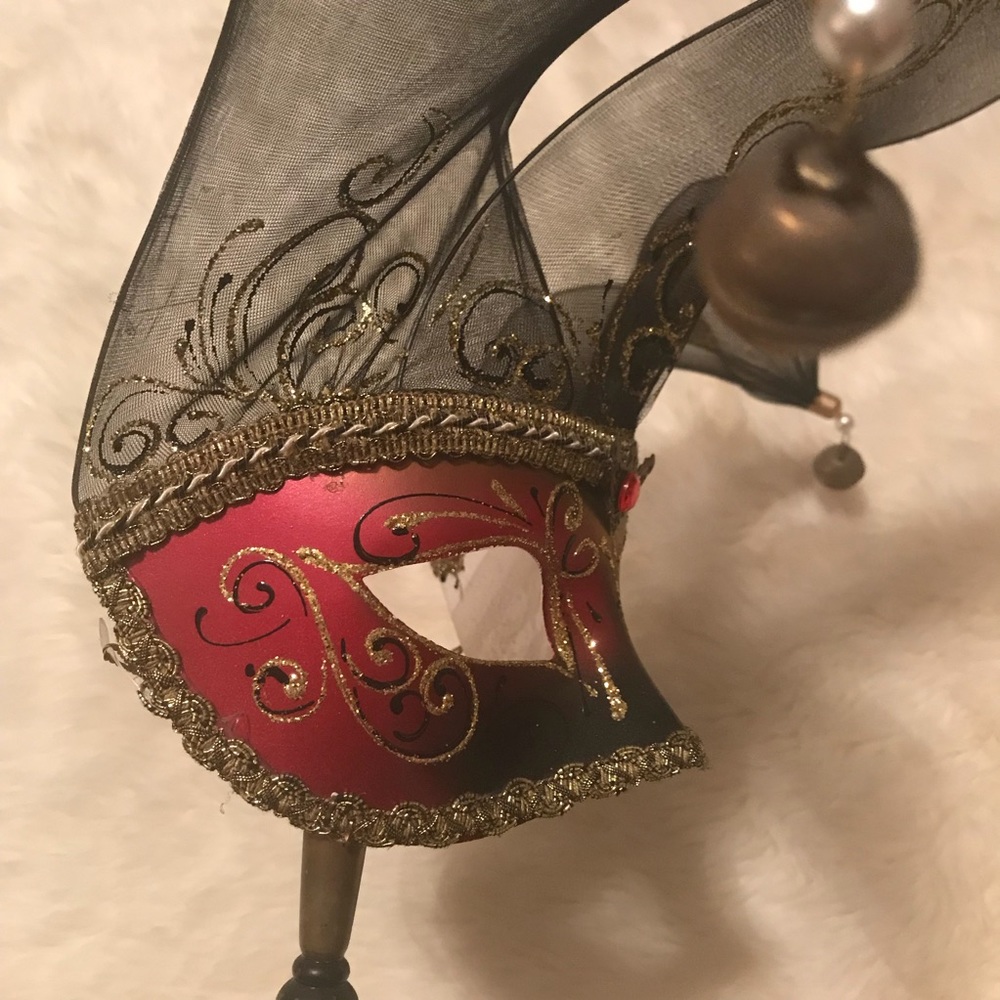 Mask - Picture 5 of 8